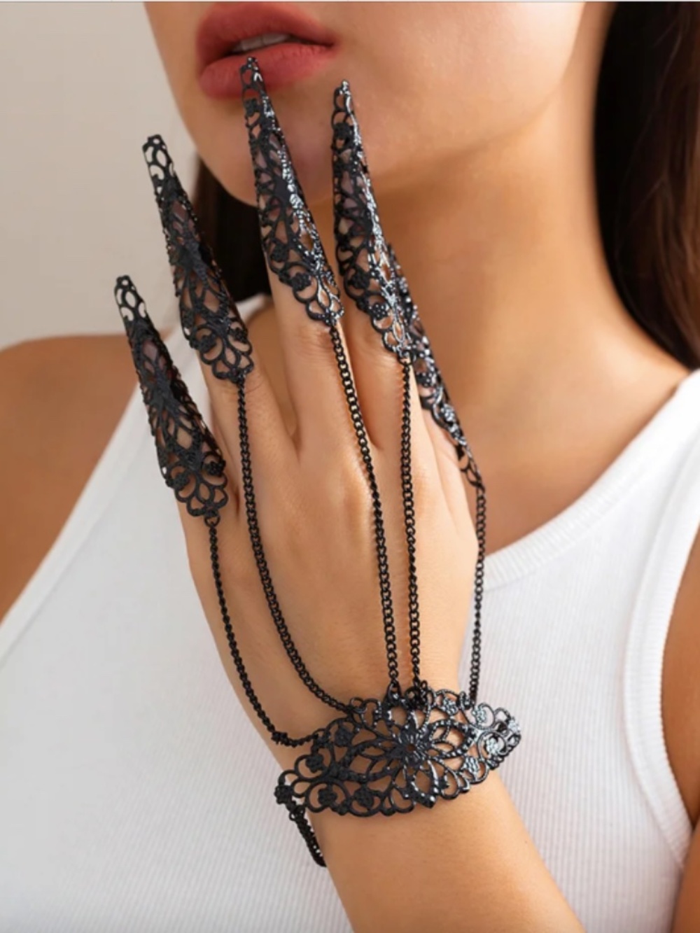 Finger Claw bracelet BNIP Black 💀🖤